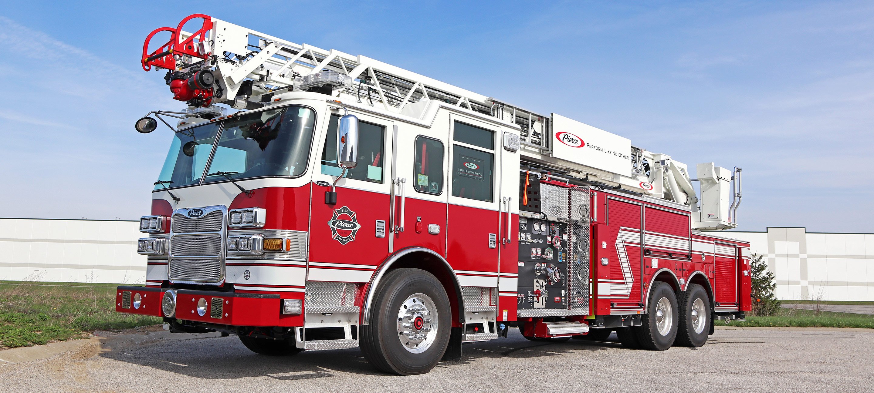 100' HeavyDuty Low Profile Steel Aerial Ladder Pierce Mfg